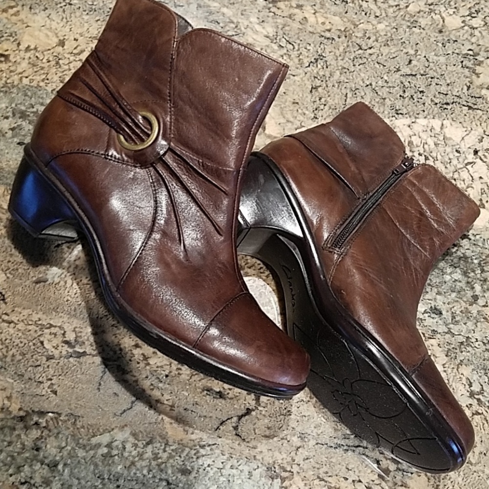 💕CLARKS* Boots